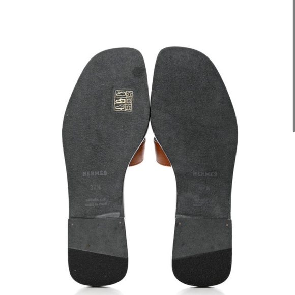 HERMES
Epsom Oran Sandals 37.5 Naturel - Picture 8 of 12